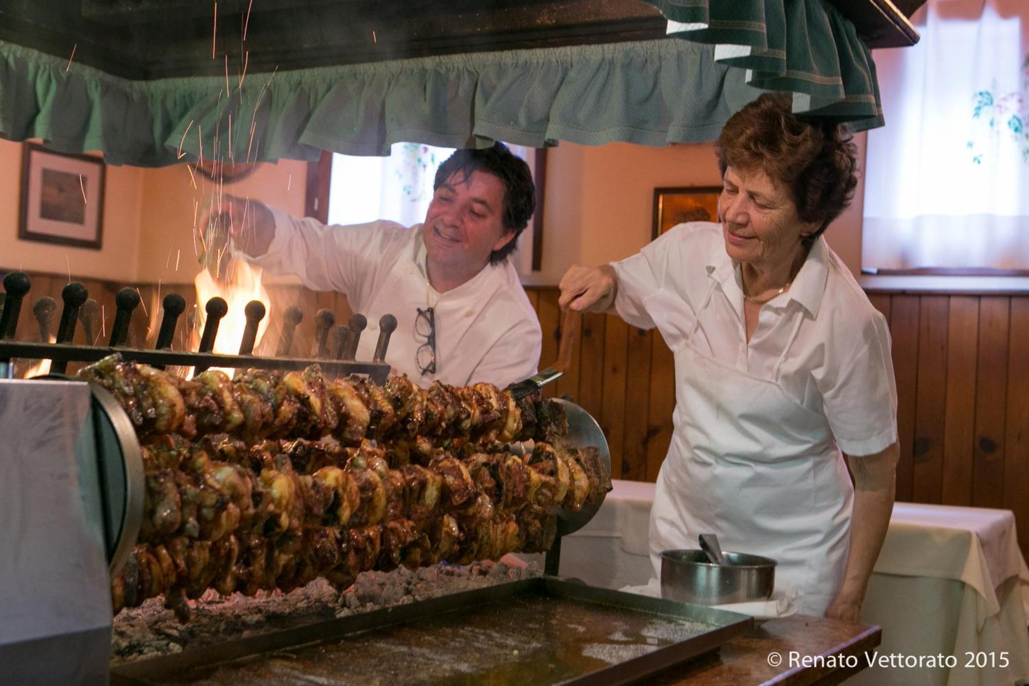 Hotel Ristorante Da Tullio Tarzo ภายนอก รูปภาพ